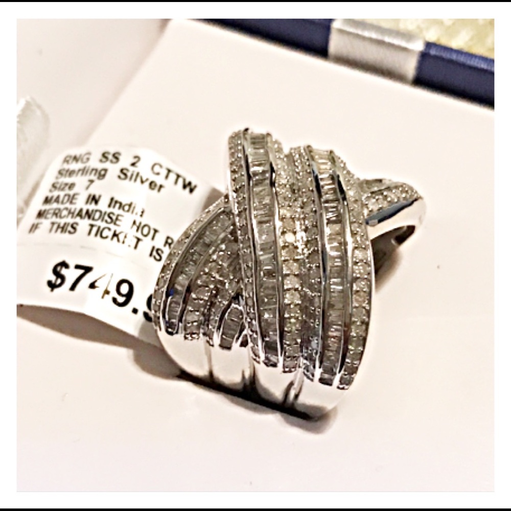 SS Diamond Ring - Picture 6 of 16